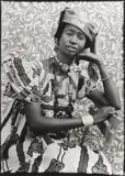 Frau mit weitem Kamisolkleid by Seydou Keïta, 1956, Silbergelatineabzug, 1997, sold Nov 2012