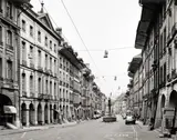 Thomas Struth, Kramgasse, Bern, 1989, Silbergelatineabzug, 1989. Agfa-Papier
