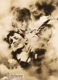 John Heartfield, Ruhe herrscht wieder in Barcelona, 1934, Getonter Silbergelatineabzug einer Photomontage John Heartfields, um 1940 vermutlich von Willard Morgan