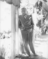 Igor Stravinsky by George Platt Lynes, 1946, Vintage. Silbergelatineabzug, sold Nov 2007