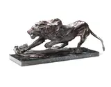 Jonathan Kenworthy, Stalking Lion, bronze with brown patina