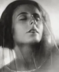 Leni Riefenstahl als Tänzerin Diotima in ,Der heilige Berg’ by Helmar Lerski, 1926, Vintage. Bromsilbergelatineabzug, sold Nov 2009