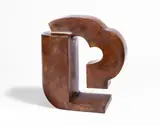 Kopf by Herbert Albrecht, 2002, Bronze mit brauner Patina, sold Nov 2025