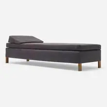 Daybed by Ferdinand Kramer, 1953 / 1967, upholstery, beech, sold Dec 2023