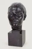 Arno Breker, Ninette, 1931, Bronze mit schwarzer Patina, auf schwarzem Steinsockel. Höhe (ohne Sockel): 25 cm (9 ⅞ in.)