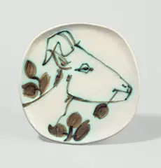 Tête de chèvre de profil by Pablo Picasso, 1950, Keramikteller. Durchmesser: ca. 25,5 cm (approx. 10 in.), sold May 2011