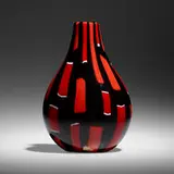 Flavio Poli, Grigio Fumè Fasce Corallo e Rosso vase, model 11021, c. 1955, internally decorated glass