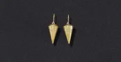 Emil Lettré, Paar Ohrringe in Kegelform mit Akanthusdekor, Um 1920, 585/- Gelbgold (13 kt), getrieben, ziseliert. 4,3 cm (1 ¾ in.)