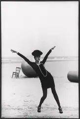 Giselle, Le Touquet. British Vogue by Peter Lindbergh, 1991, Silbergelatineabzug, 2002, sold Jun 2023