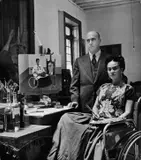 Gisèle Freund, Frida Kahlo und ihr Arzt Dr. Farill, Mexiko, 1951, Vintage oder früher Silbergelatineabzug
