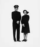 Salvation Army Couple / Boy Scout and Scout Master / Hippie Couple, aus der Serie „Corning, New York by Elliott Erwitt, 1976, 3 Vintages. Silbergelatineabzüge, sold Nov 2013