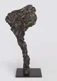 Fahne by Armando, 1988, Bronze mit schwarzer Patina. Höhe: 34 cm (13 ⅜ in.), sold Jun 2009