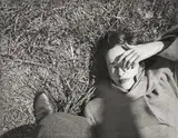 Sunday morning by Saul Leiter, Um 1947, Späterer Silbergelatineabzug, sold Nov 2010
