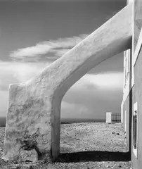 Stützbogen eines Hauses, Santorin by Herbert List, 1937, Vintage. Bromsilbergelatineabzug, sold Nov 2008