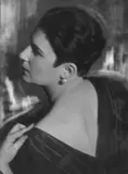 Portrait Ida Nappelbaum by Moissej Nappelbaum, Um 1927, Vintage. Silbergelatineabzug, sold Nov 2007
