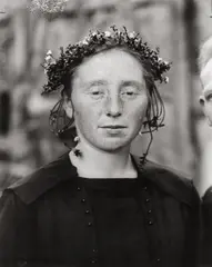 Bäuerliche Braut by August Sander, 1920, Silbergelatineabzug von Gunther Sander, 1978, sold Nov 2007