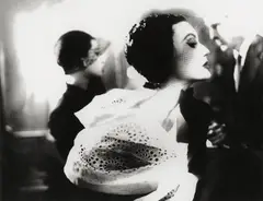 Ohne Titel (Mary Jane Russell, Le Pavillon, <br /> by Lillian Bassman, New York, Harper’s Bazaar). 1959 Späterer Silbergelatineabzug, sold Jun 2010