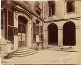 Hotel Le Charron, 15 quai Bourbon by Eugène Atget, 1903, Vintage. Albuminabzug, sold Nov 2017