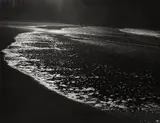 Ohne Titel (Water and Sand, Hawaii) by Brett Weston, Um 1980, Silbergelatineabzug, sold May 2011