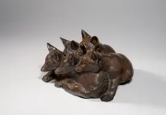 Junge Füchse by Willy Zügel, 1900, Bronze mit goldbrauner Patina, sold Jun 2017