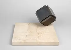 Stahlwürfel mit Negativ-Kanten by Alf Lechner, 1979, Eisen und Steinplatte, sold Jun 2019