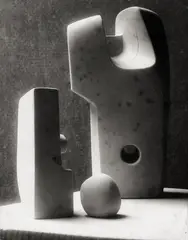 Three Forms, 1934, Stone by Henry Moore, 1934, Vintage oder früher Silbergelatineabzug, sold Nov 2011
