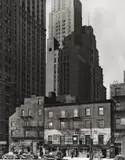 Ohne Titel (New York City, Passport Photos) by Berenice Abbott, Um 1935, Silbergelatineabzug, um 1980, sold Nov 2012