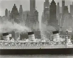 Queen Mary, Hudson River, New York by Andreas Feininger, 1946, Silbergelatineabzug, um 1956, sold Dec 2024