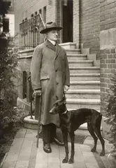 Der Notar, Köln by August Sander, 1924, Silbergelatineabzug von Gunther Sander, 1960er–Jahre. Agfa-Papier, sold Dec 2022