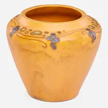 Vase by Frederick Hurten Rhead for Arequipa Pottery, sold Sep 2017