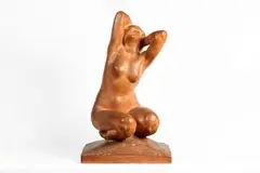 Nu agenouillé by Amedeo Gennarelli, Épreuve en terre cuite patinée Signée sur la terrasse H_62,5 cm Petits manques, sold Jul 2025