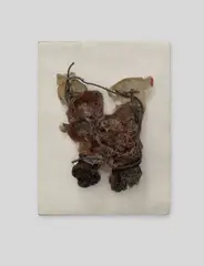 Assemblage by Hermann Glöckner, 1978, Assemblage aus Baumpilzen, Stacheldraht, Schnur und Kupferdraht auf Briefumschlagfragmenten, gelackt, auf Papier, auf Ha, sold Jun 2026