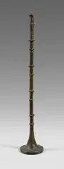 Lampadaire aux anneaux by Diego Giacometti, Épreuve en bronze à patine brune nuancée verte, fonte d'édition ancienne sans marque ni ca, sold Apr 2026