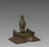 Sans titre by Ishikawa Kinichiro, Bronze à patine médaille figurant un dignitaire annamite descendant un escalier flanqué de, sold Sep 2025