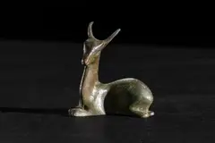 Faon by Raoh Schorr, Epreuve en bronze à patine verte signée sous la base H_7 cm L_7 cm, sold Apr 2025
