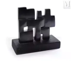 Sans titre by Parvine Curie, Bronze et base de bois, sculpture, sold Dec 2024