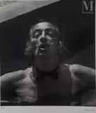 Dali dans une Piscine by Marc Lacroix, 1971, Photographie originale en tirage argentique, sold Aug 2024
