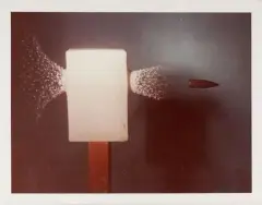Ivory Soap with Bullet (c.1950) by Harold Eugene Edgerton, Tirage photographique couleur Provenance: Collection de André Lépine, archéologue subaquat, sold Jun 2026