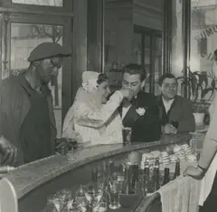 “Café Noir et Blanc”, Joinville le Pont by Robert Doisneau, 1948, Tirage argentique postérieur, crédit du photographe et cachet d’agence au dos Photographie, sold May 2026