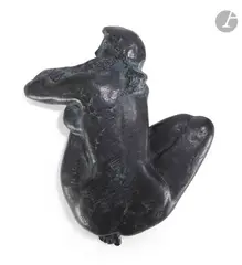 Nu allongé by Antoniucci Volti, Épreuve en bronze à patine noire, sold Apr 2026