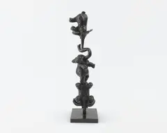 Totem éléphants by Philippe Berry, Épreuve en bronze signée sur la base et numérotée III/IV, sold Jun 2023