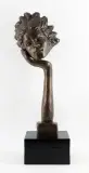 Sans titre - Le menton dans la main by Victor Salmones, Bronze à patine brune, sold Mar 2026
