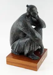 Sans titre - Femme pensive by Armando Amaya, Bronze à patine verte, sold Mar 2026
