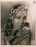 Sans titre by Josephine Baker, Photographie avec dédicace autographe signée, sold Mar 2026