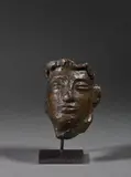 Masque aux yeux fermés Édition posthume après 2002 par la fonderie Susse by André Derain, Bronze à patine brune, sold Jun 2026