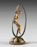Femme nue dansant à la draperie by Alfred Gilbert, Épreuve en bronze à patine bicolore, mordorée et noire, fonte d'édition ancienne de, sold Nov 2024