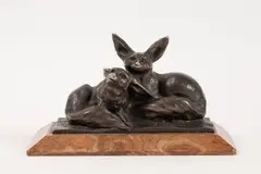 Les jeunes fennecs by Adolare Plisnier, Épreuve en bronze à patine brun-argentée, sold Apr 2026