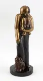 Sans titre - Mère et enfant by John Lim, Bronze, sold Mar 2026