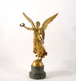 Renommée sur globe by Laurent Marqueste, Bronze à patine dorée reposant sur un socle mouluré en marbre gris, sold Mar 2026