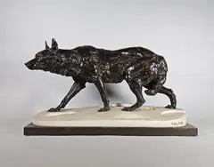 Loup poursuivant le chasseur by Charles Valton, Epreuve en bronze à patine brun nuancé reposant sur une terrasse en marbre blanc imitant l, sold Feb 2025